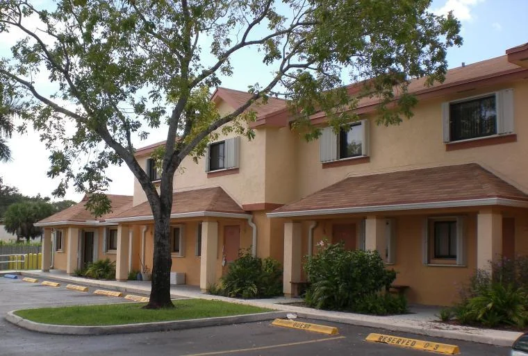 Seminole Winds Townhomes community exterior, Hollywood, Florida